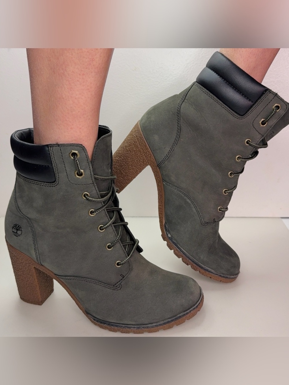 Timberland Women's Glancy Green Lace-Up Suede Block Heel Ankle Boots
